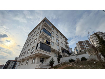 3BAY OKTAY SAĞLAMCI'DAN GÜNEYKENT'DE 2+1 BAKIMLI DAİRE