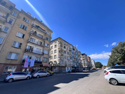 3 BAY'DAN İSTASYON MEYDANINDA SATILIK GİRİŞ KAT DAİRE!