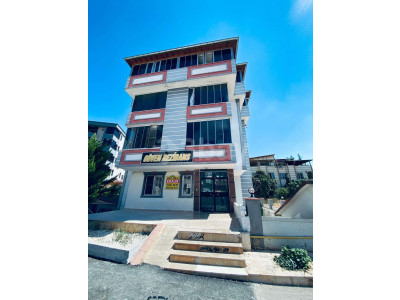 3 BAY'DAN RASAF YOLUNDA KİRALIK EŞYALI 2+0 DAİRE