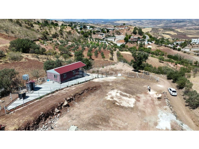 3BAY OKTAY SAĞLAMCI' DAN KAVŞAK KÖYÜNDE BAĞ EVİ VE TARLA