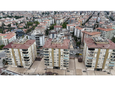 3 BAY'DAN HARİKA KONUMDA SİTE İÇERİSİNDE GENİŞ SATILIK 4+1 DAİRE!