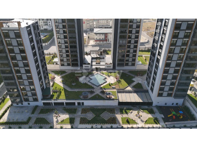 Güvenevler'de Site içerisinde 5+1 Natamam Satılık Daire