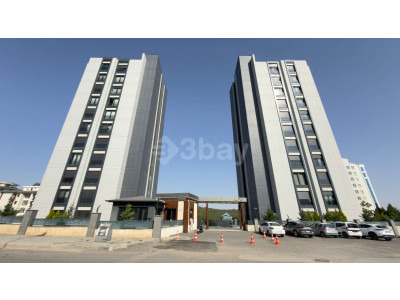 Güvenevler'de Site içerisinde 5+1 Natamam Satılık Daire