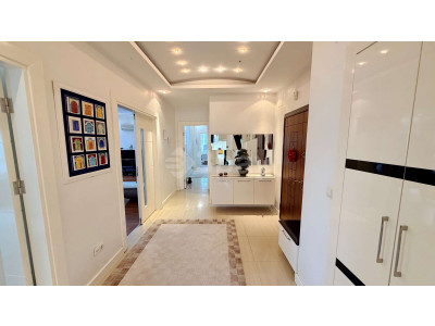 ATATÜRK MAH.DE CADDE ÜZERİNDE SATILIK 4+1 DAİRE