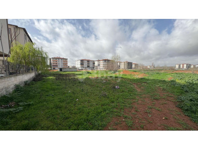 3 Bay Eyüp Şahin'den Oğuzeli'nde Kat karşılığı Arsa!