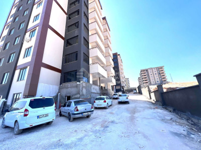 CEYLAN YILMAZ 'DAN SİTE İÇERİSİNDE KATBAHÇELİ SATILIK 2,5+1 DAİRE!