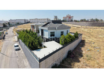 BEŞTEPE MAHALLESİ'NDE 7+2  SATILIK VİLLA