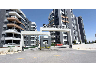 3 BAY EYÜP ŞAHİN'DEN COUNTRY SUİTES'DE SATILIK 3+1 ARA KAT AKILLI DAİRE