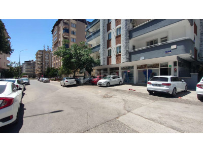 3 Bay EYÜP ŞAHİN'den Kalyon Kavşağı'nda Yüksek Kira Getirili Satılık Dükkan